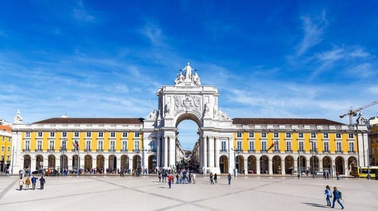 Charming In The Heart Of * Lisbon